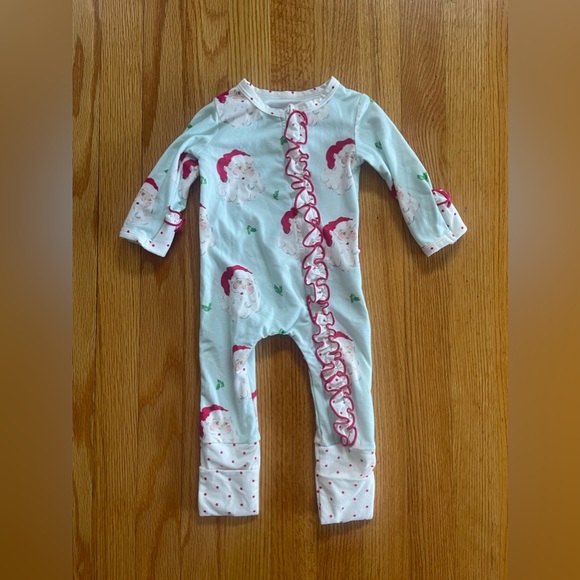 SweetHoney Layette Santa on Ice Christmas Holiday Sleeper Pajama 6 Month EUC - Picture 1 of 3